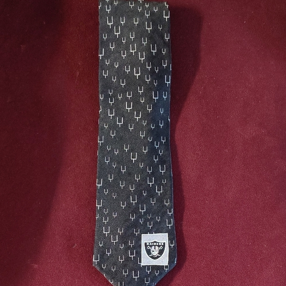 Raiders Bundle - Picture 2 of 8